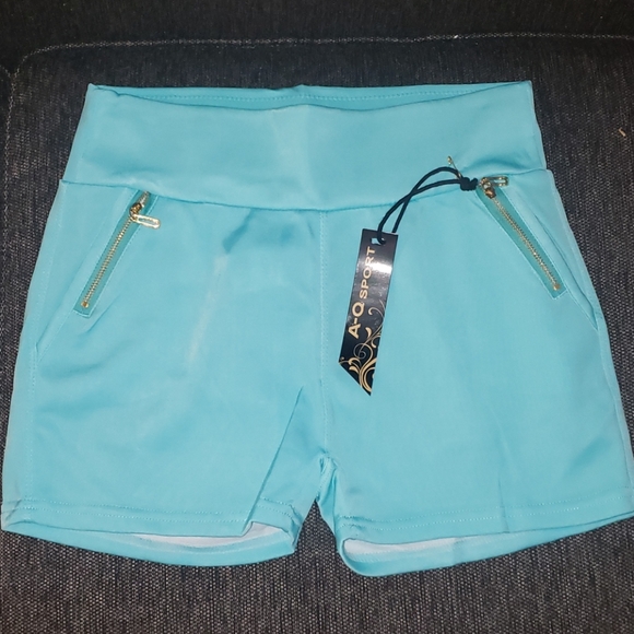 Pants - 💙💙SHORTS W POCKETS 💙💙